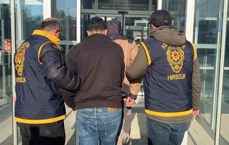 adiyamanda-okul-servisinden-klima-hirsizligi-2nshz8Oe.jpg