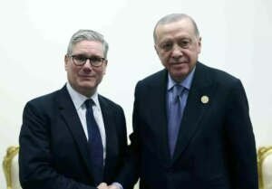 cumhurbaskani erdogan misirda ingiltere basbakani starmer ile gorustu YxExVTLP.jpg
