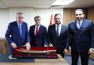 trabzonspor baskani ve efsane isimler cumhurbaskani erdogan ile bulustu e6UDpEvj.jpg